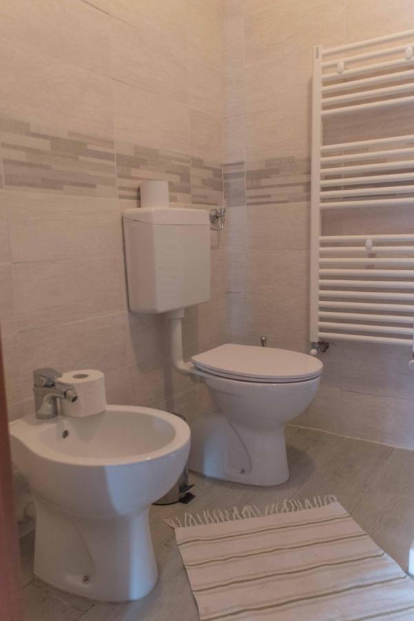 Bed And Breakfast Humus Sapiens Castiglione Chiavarese Exterior foto